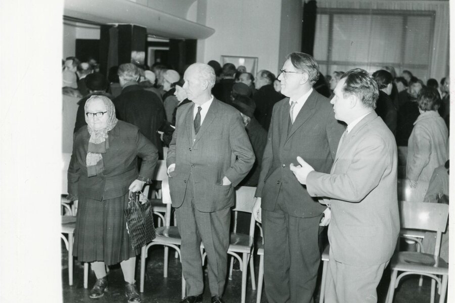 zprava: L. Kundera, B. Lacina, B. Fuchs